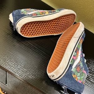 Little Girl size 10 Vans 👟